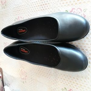 Women's Safe T Step Comfort Black Low Heels Sz 9